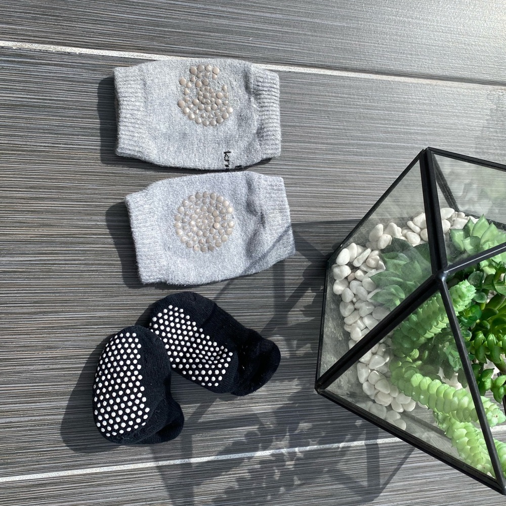 6-9MO Training Knee Pads and Sock